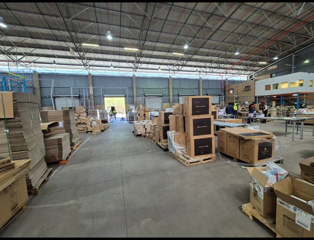 8,500M² WAREHOUSE FOR SALE IN LINBRO PARK